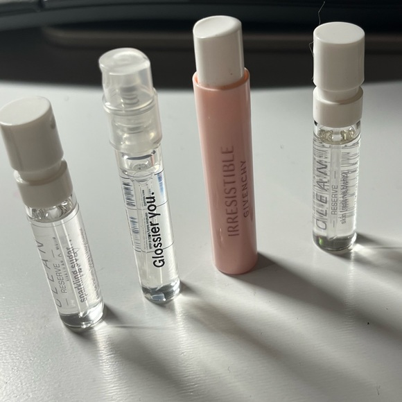 22 Perfume Samples - Picture 5 of 7